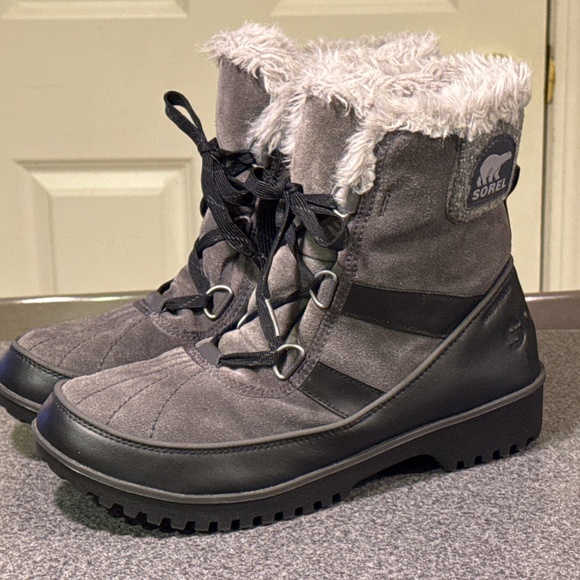 Sorel Shoes - Sorel Tivoli II Waterproof Faux Fur Gray Leather Boots - Size 11